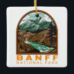 Ornement En Céramique Parc national Banff Canada Vintage Voyage<br><div class="desc">Création d'oeuvres vectorielles du parc national Banff. Le parc est le premier parc national du Canada et fait partie des parcs des Rocheuses du Canada,  site du patrimoine mondial de l’UNESCO.</div>