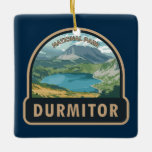 Ornement En Céramique Parc national de Durmitor Monténégro Art de voyage<br><div class="desc">Conception de l'illustration vectorielle Durmitor. Durmitor est un massif situé dans le nord-ouest du Monténégro. Il fait partie des Alpes Dinariques.</div>