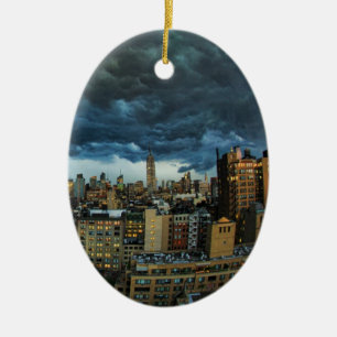 Ornement En Céramique Paysage urbain de NYC : Nuage de tempête droitier