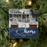 Ornement En Céramique Personnalisé Notre Premier Noël Dans Notre Nouvell<br><div class="desc">Célébrez la joie des nouveaux débuts avec notre premier Noël personnalisé dans notre nouvel ornement bleu marine en céramique, l'ajout parfait à votre décor de vacances. Ce décor bleu marine magnifiquement travaillé n'est pas seulement une décoration, c'est un gardien chéri qui saisit l'essence d'un nouveau chapitre de votre vie. Que...</div>