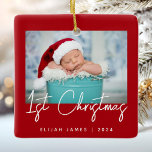 Ornement En Céramique Photo Baby's First Christmas Red White Script<br><div class="desc">Célébrez le premier Noël du bébé avec ce ornement minimaliste moderne de photo-conservation. Le texte blanc indique "1er Noël" en écriture manuscrite tendance sur un arrière - plan rouge. Remplacez facilement l'exemple d'image par votre photo préférée,  et ajoutez le nom du bébé et l'année ci-dessous.</div>