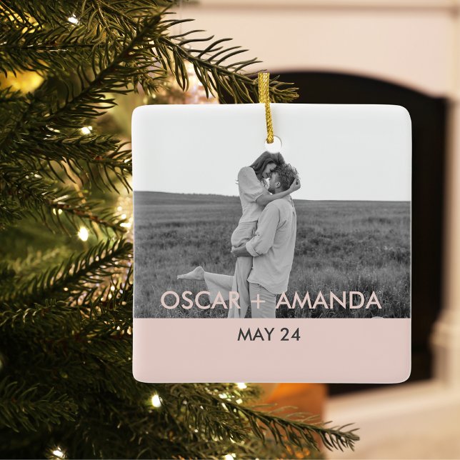 Ornement En Céramique Photo Couple moderne Pink & Grey Nom personnalisé (Créateur téléchargé)