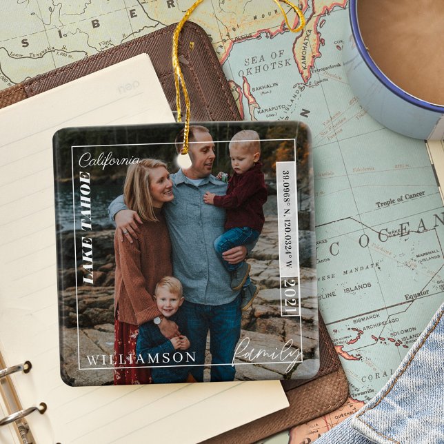 Ornement En Céramique Photo de famille Moderne Editorial Voyage Keepsaké (Family Photo Modern Editorial Travel Keepsake Ceramic )