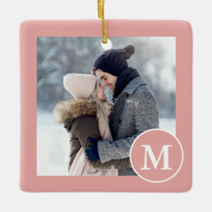 Ornement En Céramique Photo de monogramme rose et blanc chic