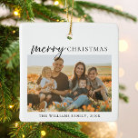 Ornement En Céramique Photo de Noël minimaliste moderne<br><div class="desc">Joyeux Noël! Envoyez vos souhaits chaleureux à vos amis et à votre famille cette saison de vacances avec un collage photo personnalisable ornement de Noël avec une typographie moderne simple. Personnalisez en ajoutant vos photos, noms, année et autres détails personnalisés. Cette décoration de Noël minimale est disponible en d'autres couleurs....</div>