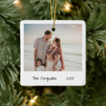 Ornement En Céramique Photo minimaliste de famille noire et blanche<br><div class="desc">Style minimaliste ornement de Noël avec un design simple avec une photo de votre famille avec votre nom de famille et l'année dans un script d'écriture. Le dos a une deuxième photo. Cet ornement de vacances moderne et élégant fait un grand cadeau pour les proches.</div>