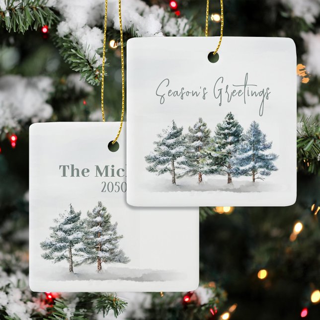 Ornement En Céramique Pins d'hiver verts Personnalisés (Season's Greetings custom ornament with watercolor pine trees)