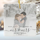 Ornement En Céramique Premier Marié Noël Custom Photo Script gris<br><div class="desc">Commémorez le premier Noël de votre mariage avec ce magnifique ornement de gardiens moderne. Le texte gris fusain dit "Notre premier Noël en tant que Monsieur et Madame", avec les mots "Monsieur et Madame" dans un élégant script manuscrit avec des fioritures avant et après. Remplacez l'exemple d'image par votre photo...</div>