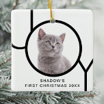 Ornement En Céramique Premier Noël Joie Cute Chat Kitten Photo personnal<br><div class="desc">Le premier ornement photo de Noël de ce chat est décoré du mot JOY en noir et blanc. Facilement personnalisable avec la photo,  le nom et l'année de votre animal.</div>