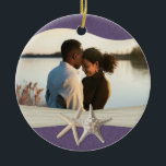 Ornement En Céramique Purple Beach Starfish Photo<br><div class="desc">Un joli sac de vêtements de photo violet pour des souvenirs de vacances,  des cadeaux de mariage ou toute occasion. Ajoutez votre photo préférée et changez le texte au dos si nécessaire.</div>