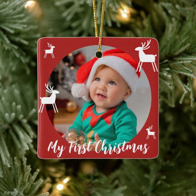 Ornement En Céramique Red Modern Baby First Christmas Photo (Arbre)
