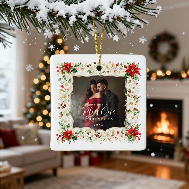 Ornement En Céramique Refined Exquisite Floral Christmas Frame Holiday (Refined and Exquisite Floral Christmas Frame Holiday Ceramic Ornaments for Growing Families. Front.)