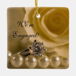 Ornement En Céramique Rose blanche, anneau et Fiançailles de perles