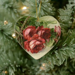 Ornement En Céramique Saint-Valentin d'amour vintage, roses rouges cramo