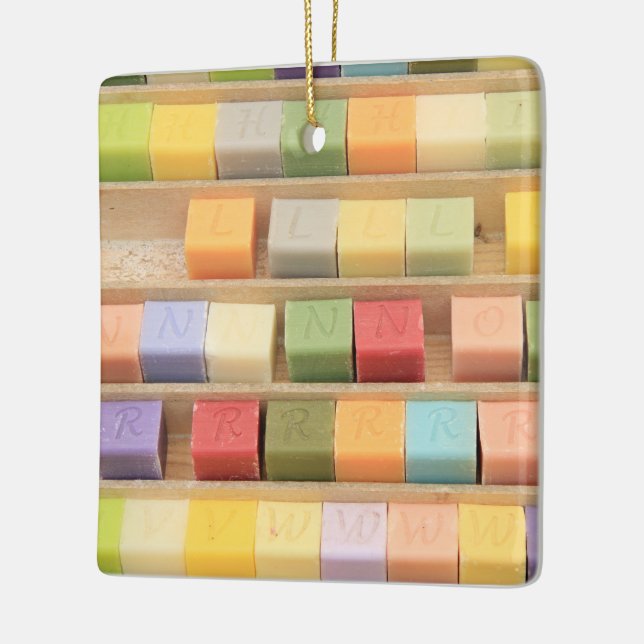 Ornement En Céramique Savon de Provence (Gauche)