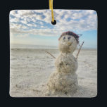 Ornement En Céramique Snowman Beach Florida Vacation Holiday Christmas<br><div class="desc">I found this cute little guy on the beach and couldn't rescapturing him Wishing you the chaud est greetings from Florida and that this snowman,  il,  shellman,  makes you smile !</div>