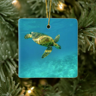Ornement En Céramique Tortue de mer nageant dans l'eau turquoise de l'oc