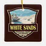Ornement En Céramique White Sands National Park Travel Art Vintage<br><div class="desc">Design d'illustration vectorielle White Sands. Le parc est situé dans l'état du Nouveau-Mexique et complètement entouré par la chaîne de missiles White Sands.</div>