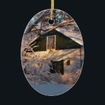 Ornement En Céramique Winter Wonderland<br><div class="desc">Tôt le matin,  le lever du soleil brille sur un linceul de neige fraîche couvrant les champs et la grange.</div>