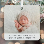 Ornement En Métal 2 Photo 1er Noël de bébé Carré minimal moderne<br><div class="desc">Célébrez les joies simples de votre nouveau membre de la famille avec un élégant ornement en métal carré photo. Le design neutre est adapté pour un nouveau bébé garçon ou une nouvelle fille. L'écriture et les images sur ce modèle sont simples à personnaliser, et peuvent être différentes ou identiques à...</div>