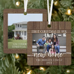 Ornement En Métal 2 Photo Nouveau Accueil Premier Noël Russe Faux Wo<br><div class="desc">Célébrez la joie de votre nouvel endroit avec une photo personnalisée 2 "Premier Noël dans notre nouvelle maison" faux carré ornement en métal. Les images et tout le texte de ce modèle sont simples à personnaliser. (CONSEIL EN MATIÈRE DE PLACEMENT D'IMAGE : Une façon simple de centrer une photo exactement...</div>