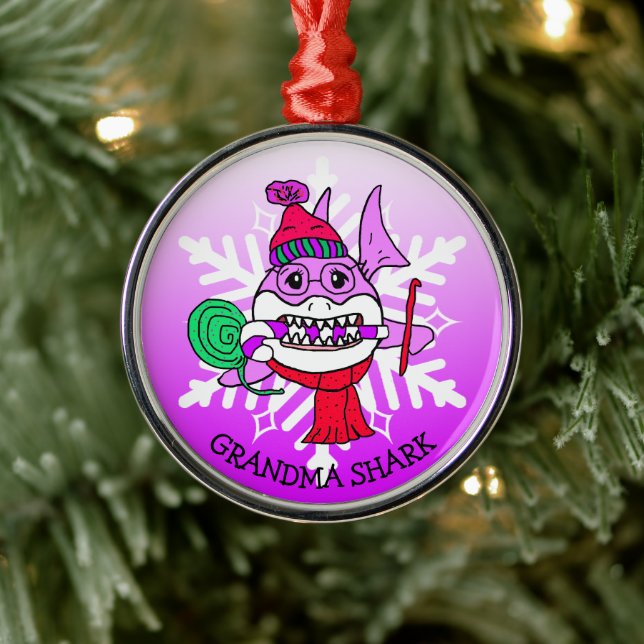 Ornement En Métal Adorable grand-mère personnalisée requin et flocon (Arbre)