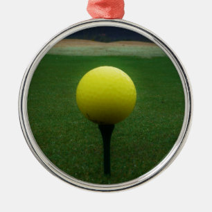 Ornement En Métal Bal de golf jaune sur un terrain de golf de montag