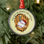 Ornement En Métal Baseball, Gant, Bateaux Noël<br><div class="desc">* Le baseball portant un chapeau de Père Noël est niché dans un gant de baseball. * Les ornements ont plusieurs options de style et de forme disponibles. * Les ornements en céramique sont à double face (avant et arrière de la personnaliser). * Choisissez le style de police, la couleur...</div>