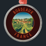 Ornement En Métal Bordeaux France Rétro Cercle Distressé<br><div class="desc">Conception de voyage vectorielle rétro Bordeaux. Bordeaux,  plaque tournante de la célèbre région viticole,  est une ville portuaire sur la Garonne dans le sud-ouest de la France.</div>