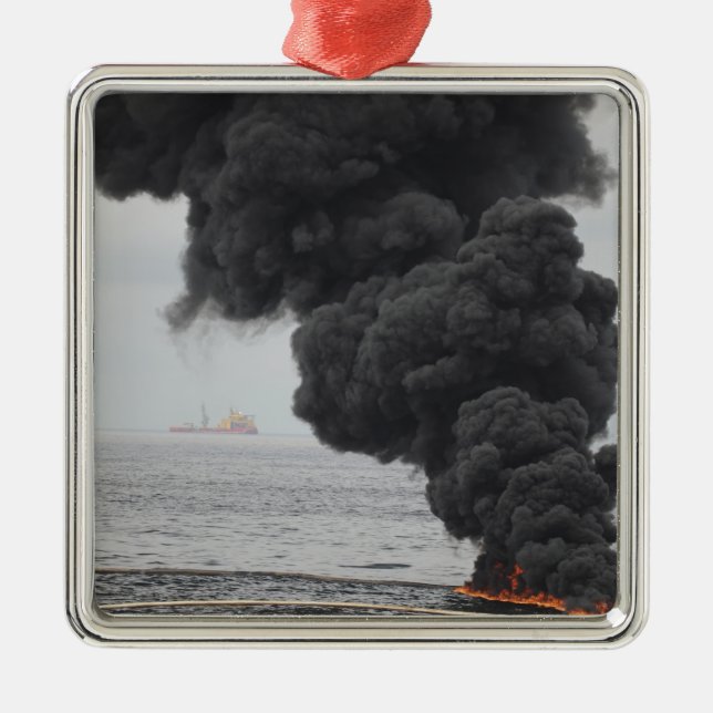 Ornement En Métal Brûlures d'huile concentrée rassemblées (Devant)