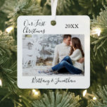 Ornement En Métal Calligraphie Notre première photo en couple de Noë<br><div class="desc">Script De Calligraphie Moderne,  Simple Minimaliste,  Notre Premier Couple de Noël Photo Ornement Métal De Noël</div>