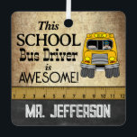 Ornement En Métal Conducteur de bus scolaire génial | VINTAGE<br><div class="desc">🥇 UN DESIGN D'ART ORIGINAL DE DROIT D'AUTEUR DE Donna Siegrist SEULEMENT DISPONIBLE SUR ZAZZLE! Super conducteur de bus scolaire Noël Ornement prêt pour vous à personnaliser. REMARQUE : SEULEMENT CHANGER LES ZONES MODÈLES NÉCESSAIRES! 😀 Si nécessaire, vous pouvez supprimer une partie du texte et commencer à ajouter le texte...</div>