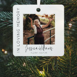 Ornement En Métal Dans Loving Memory | 5 Photo Collage |<br><div class="desc">Créez un souvenir pour honorer votre être aimé avec notre ornement de Noël personnalisé. Le design comprend une grande image sur le devant, inscrite avec leur nom et les dates importantes, ainsi qu'un collage de 4 photos supplémentaires sur le dos. Un beau sentiment, "In Loving Memory" (En mémoire d'amour) est...</div>