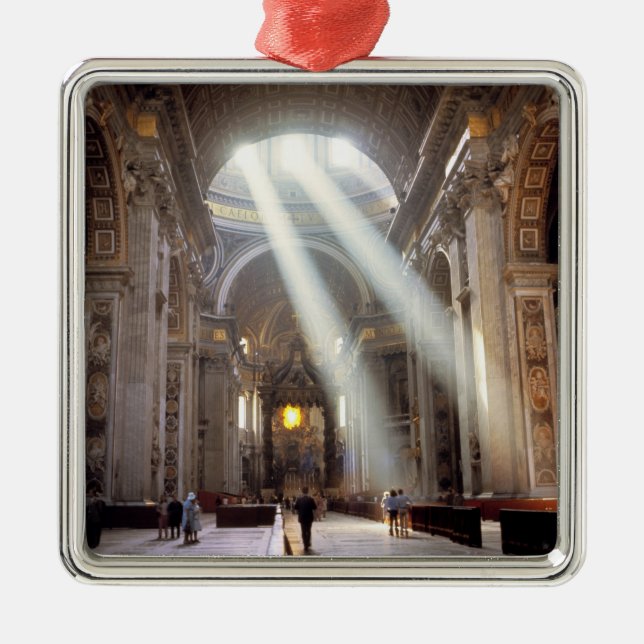 Ornement En Métal Des puits de lumière coulent à travers les fenêtre (Devant)