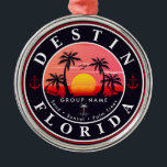 Ornement En Métal Destin Florida Beach Retro Sunset Palm Tree 80s<br><div class="desc">Ces customisés Destin Florida Retro 60s Palmiers Souvenirs. Destin Florida, souvenirs de plage rétro. design de voyage pour les amateurs d'été. ce design rétro vintage est une excellente idée de vacances, anniversaire, et cadeau d'été. - Vous pouvez personnaliser le modèle en ajoutant un nom de votre ville ou de votre...</div>