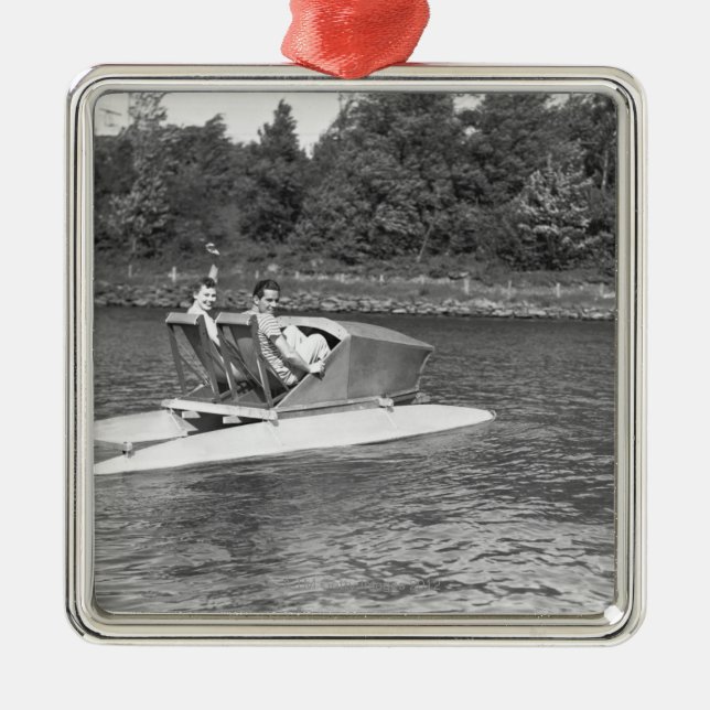 Ornement En Métal Deux hommes (Devant)