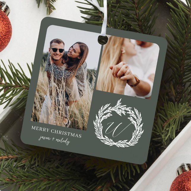 Ornement En Métal Deux photos Fiançailles Garland Wreath Monogramme (Couple Engagement Photos Garland Wreath Monogram Metal Ornament)