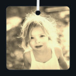 Ornement En Métal Garde photo simple pour enfants Golden<br><div class="desc">Do-it-yourself et customisez facilement avec vos propres images ce Custom Simple Kids Photo Christmas Keepsaké vintage Golden sepia en céramique ornement. Ajoutez un format photo customisé : portrait vertical, paysage horizontal, carré. Créez votre propre cadeau photo de conservation unique pour la famille, les enfants, les grands-parents, les amis. Concevez votre...</div>