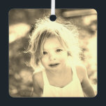 Ornement En Métal Garde photo simple pour enfants Golden<br><div class="desc">Do-it-yourself et customisez facilement avec vos propres images ce Custom Simple Kids Photo Christmas Keepsaké vintage Golden sepia en céramique ornement. Ajoutez un format photo customisé : portrait vertical, paysage horizontal, carré. Créez votre propre cadeau photo de conservation unique pour la famille, les enfants, les grands-parents, les amis. Concevez votre...</div>