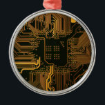 Ornement En Métal Geek Sortie carte circuit électronique orange PCB<br><div class="desc">PCB Circuit Board cadeaux pour les geeks ou cadeaux pour les nerds. En voici un pour l'Ordinateur Nerd ou Geek en chacun de nous. Geek Sortez votre Nerd avec cette carte circuit électronique PCB. Il s'agit d'une image de fond d'une carte de circuit imprimé ou d'une carte de circuit électronique....</div>