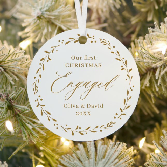 Ornement En Métal Gold Botanical Our First Christmas Engaged (Insitu)