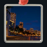 Ornement En Métal Honolulu, Oahu, Hawaii. Exposition nocturne<br><div class="desc">DROIT D'AUTEUR Bill Bachmann / Danita Delimont.com| US12 BBA0070.jpg| Honolulu,  Oahu,  Hawaii. Exposition nocturne de Waikiki Beach avec Diamond Head en arrière - plan.</div>