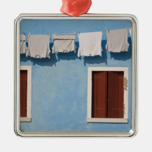 Ornement En Métal Italie, Burano. Linge pendu et fenêtres le long