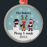 Ornement En Métal Joyeux X-Mask Drôle Père Noël Reindeer Snowman<br><div class="desc">Cet ornement de Noël drôle et mignon a un bonhomme de neige,  un renne et le Père Noël portant des masques. On y trouve des motifs de buffle,  joliment rouges,  blancs,  noirs et bronzés. Vous pouvez le customiser avec un nom et une année.</div>