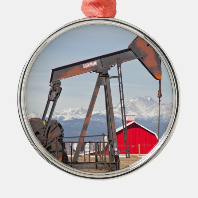 Ornement En Métal La grange rouge de Pumpjack de puits de pétrole et (Devant)
