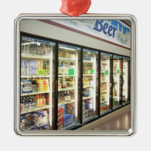 Ornement En Métal La section de bière d'une épicerie de l'Iowa. 2