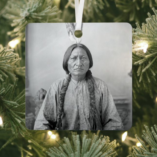 Ornement En Métal Lakota Leader assis Bull Amérindien (Insitu)