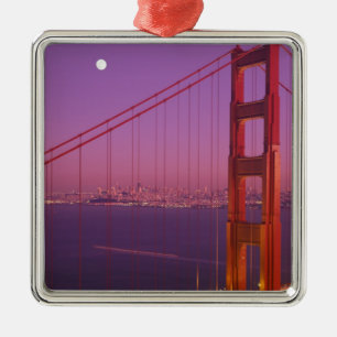 Ornement En Métal Le Golden Gate Bridge peu après le coucher du sole