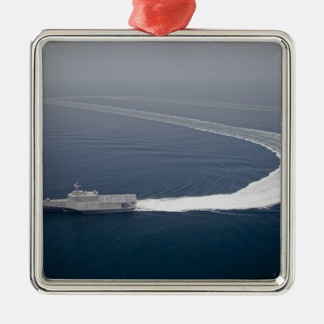 Ornement En Métal Le navire de combat littoral Independence 4 (Devant)