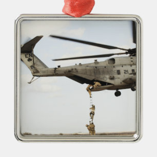 Ornement En Métal Les pararémen de la Force aérienne conduisent un i
